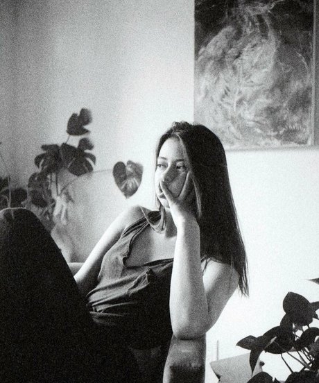 Amber Midthunder star nude archive