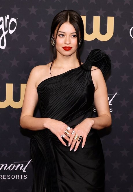 Amber Midthunder nude model archive