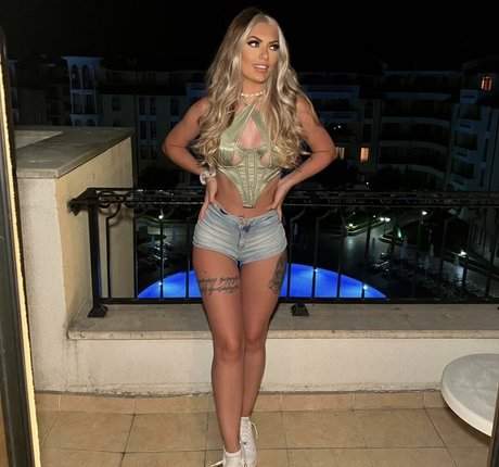 Xavia Brooke pornstar art picture