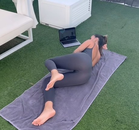 Tania Deniz art model img