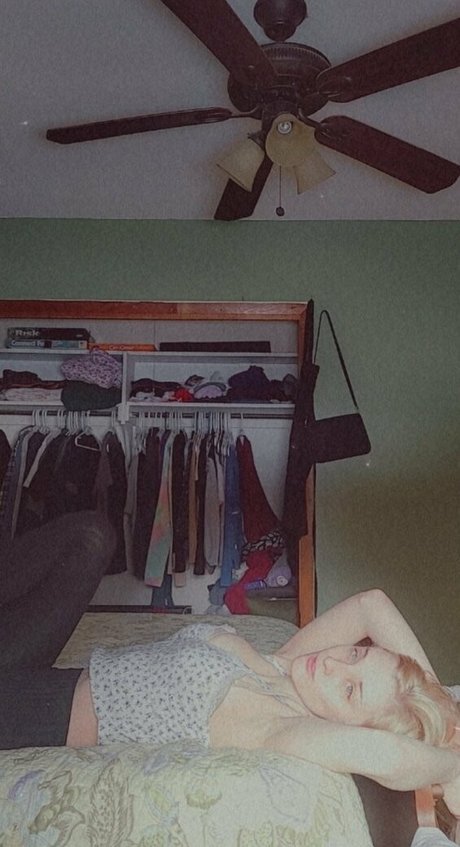 savingmyinsanity xxx model pic