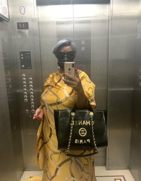 madam___caramel xxx model galleries