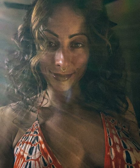 Casey Samsel model pretty image