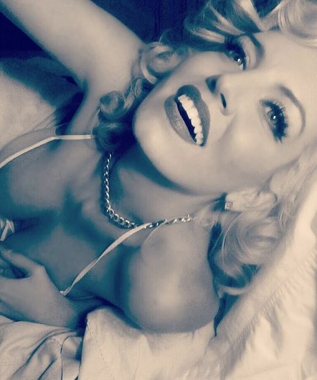 Isabel Madow xxx actress img