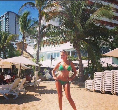 Isabel Madow model naked image