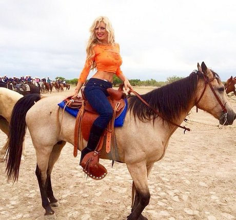 Isabel Madow model nudes photo