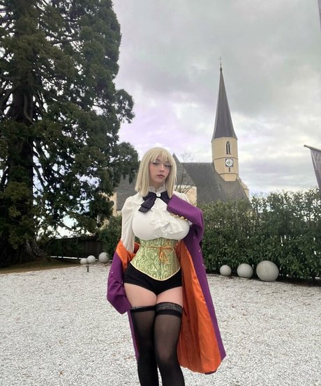 Eilse Deinsee model best picture