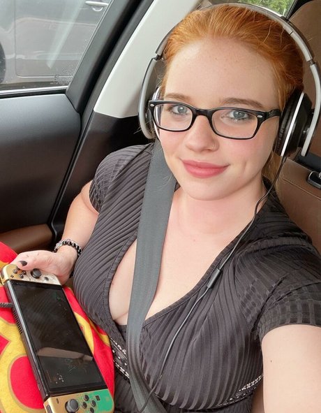 redpandaeyes xxx actress img