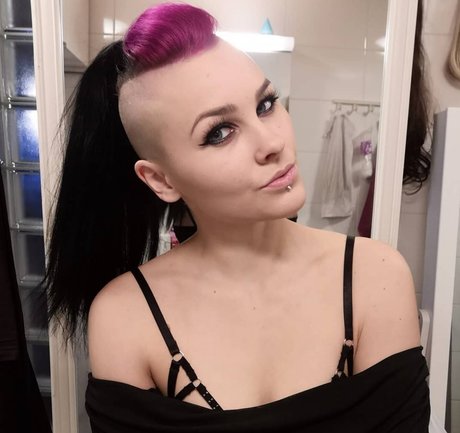 VMissyB exclusive pornstar pic