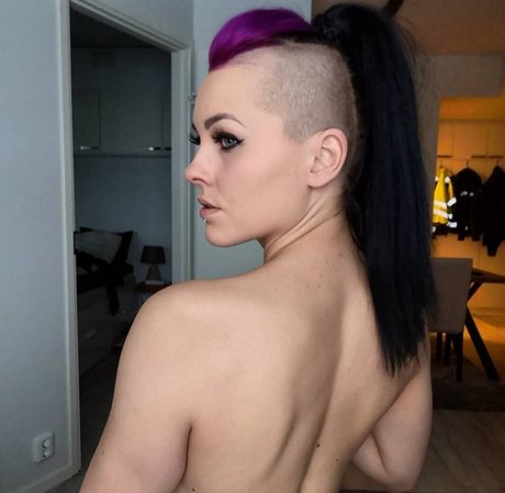 VMissyB sexy actress photos