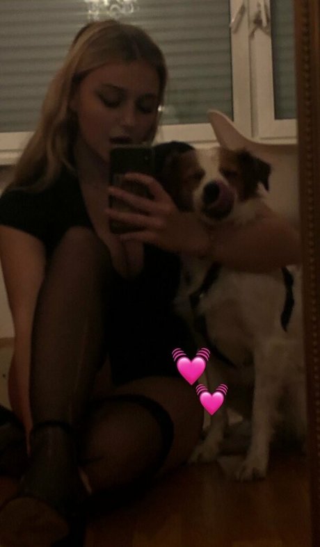 Elly Anne porn star img