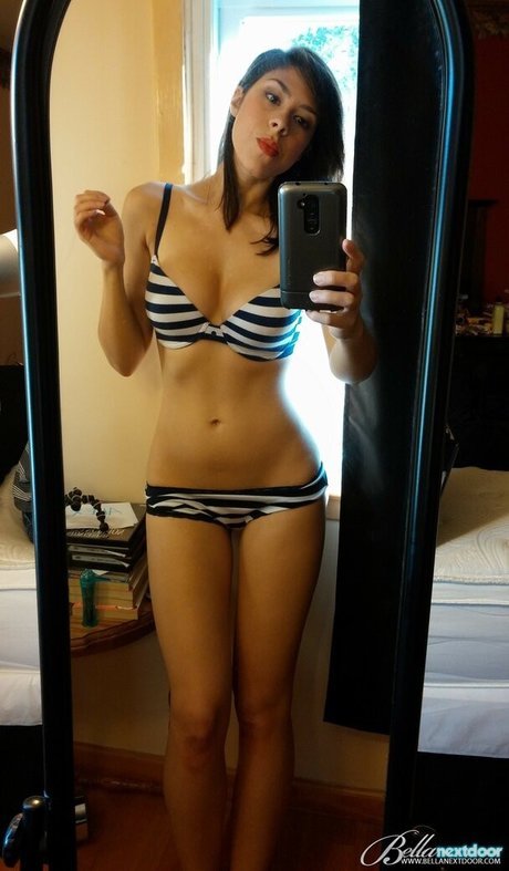 Nina1987 star pornographic images