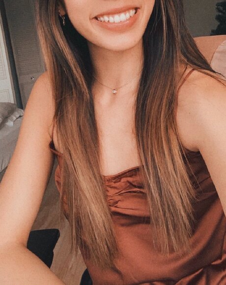 KuddlyKilian25 pornographic actress image
