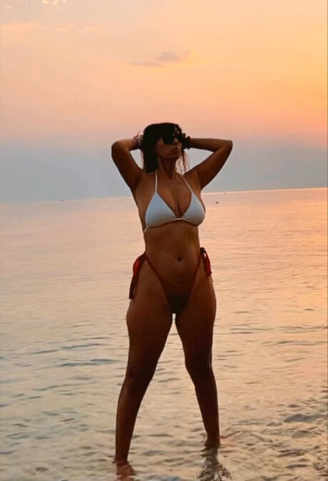Aliboni star nudes images