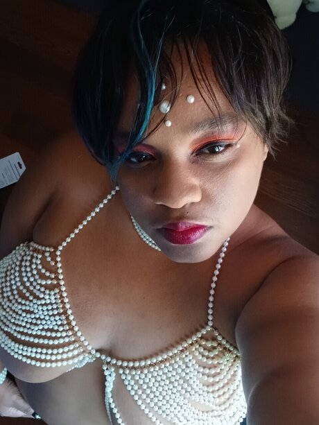 Tomeka Ligon naked model pics