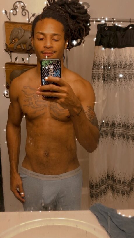 _whisperer_ model adult pic