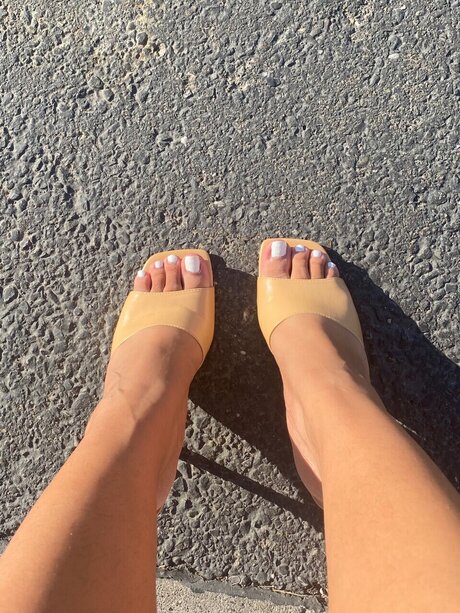 Divinitytoes pornstar pretty pictures
