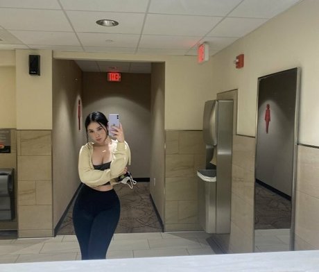 Tayler Hills hd actress galleries