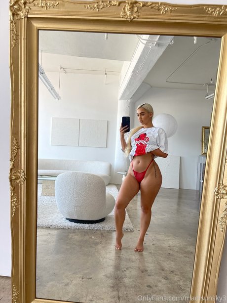 Madisun Sky erotic star images