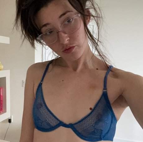 Anne Frank hot model pic