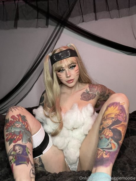 Moodie Maggie model perfect photo