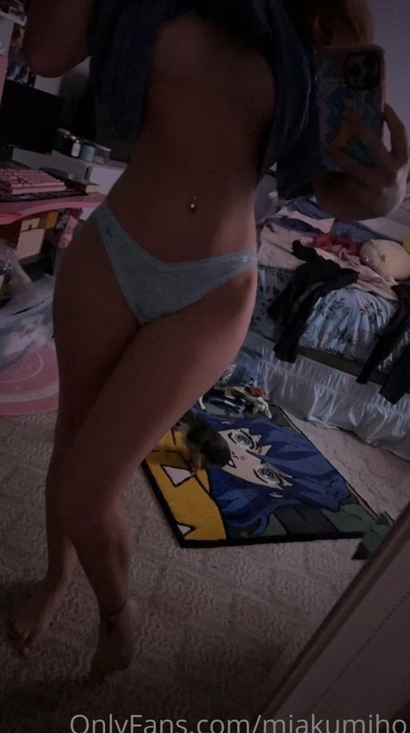 Miakumiho model adult pic