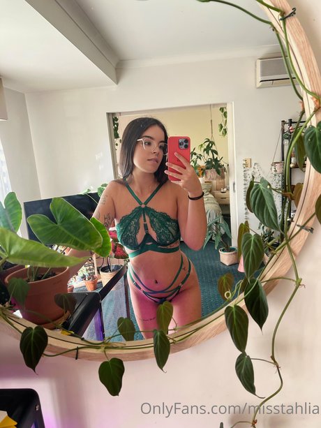 misstahlia nude model image