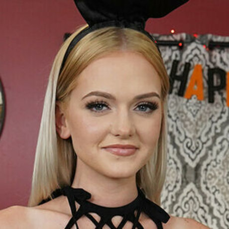 Joey White pretty pornstar pic