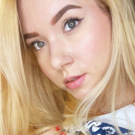 Aalliss adult star photos