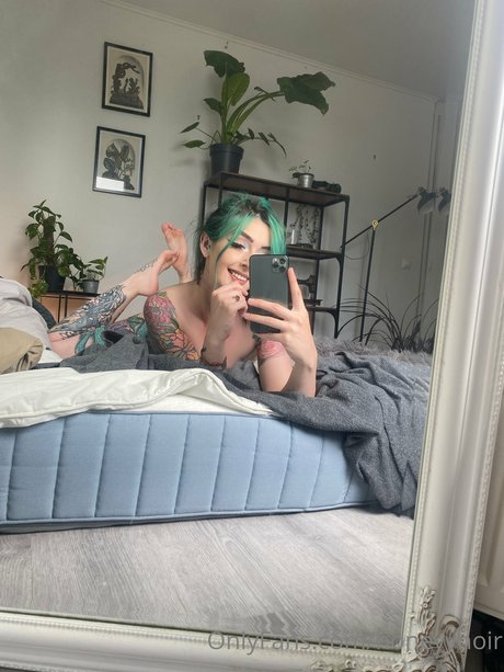 Honeyy Noir star porn gallery