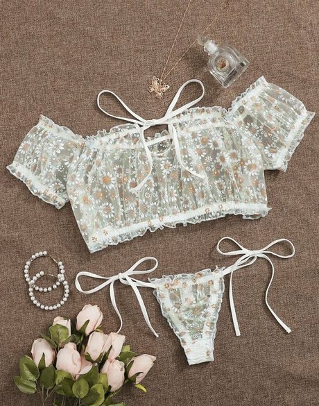 tonsasarah sexy actress img