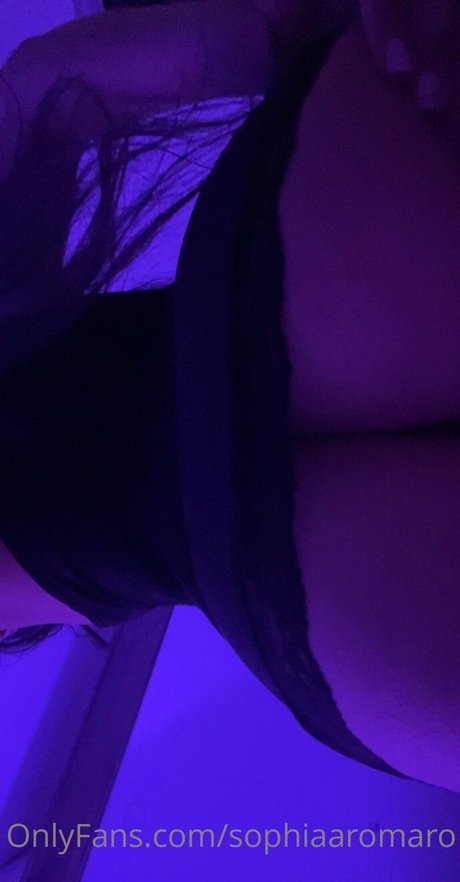 Sophia Romaro porn model photos