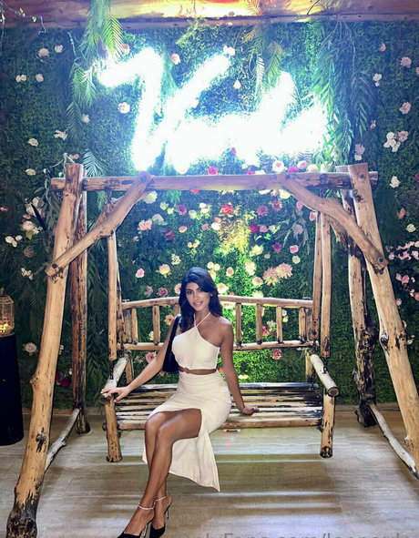 leonayla nudes model photo