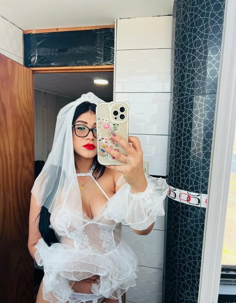 annykalif best star pic