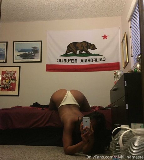 Niykiii Namaste nudes model img