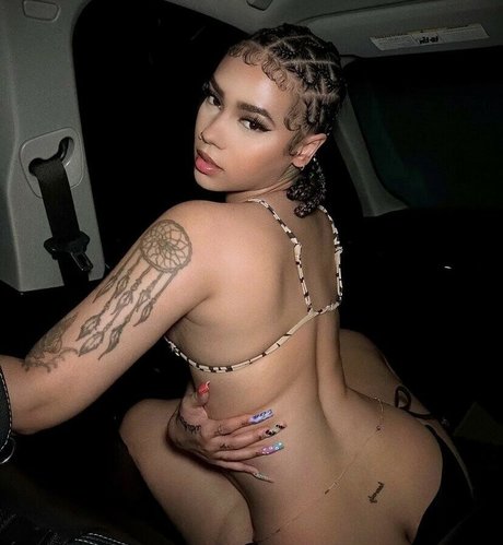 Indyamarie pretty model img