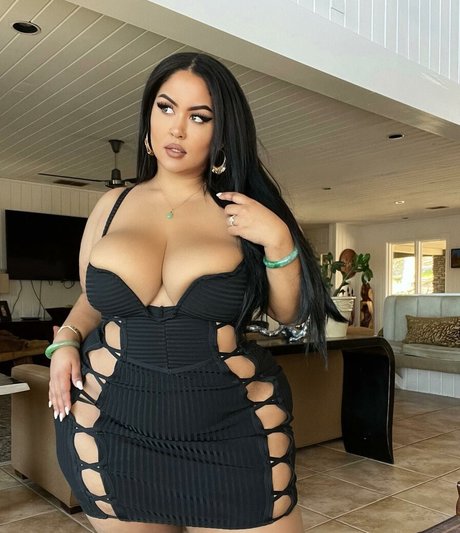 uilanibabe erotic actress gallery