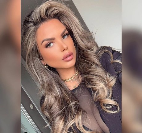 Nana Van Veghel model high quality images