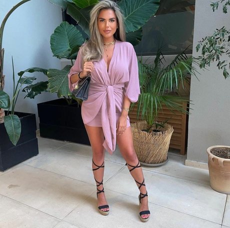 Nana Van Veghel best actress pictures