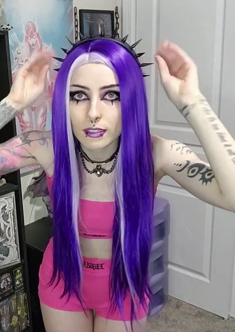 LadySurvival pornstar sexy photo