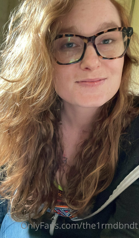 the1rmdbndt model free photo