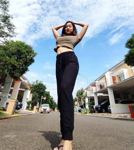 MonicaJeyincaNatasya star sexy pics