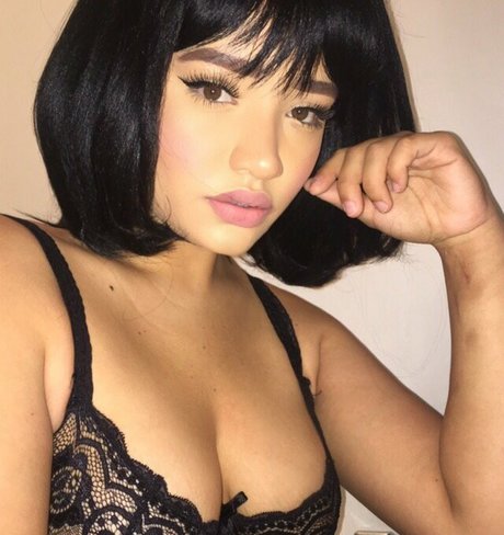 Kim Johannson star nudes image