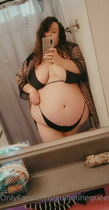 guillotinequeen2 star hd img