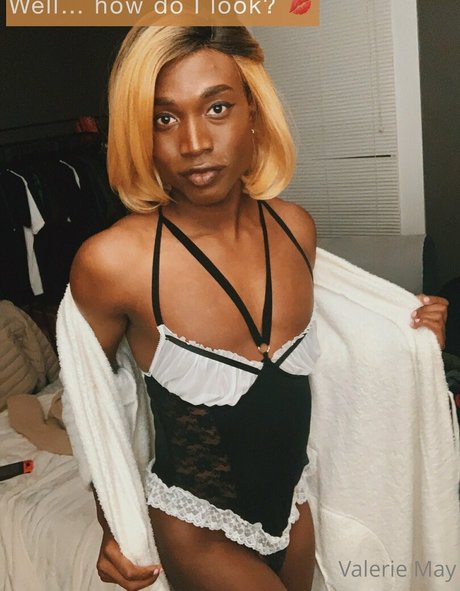 Itsvaleriemay model hot photo