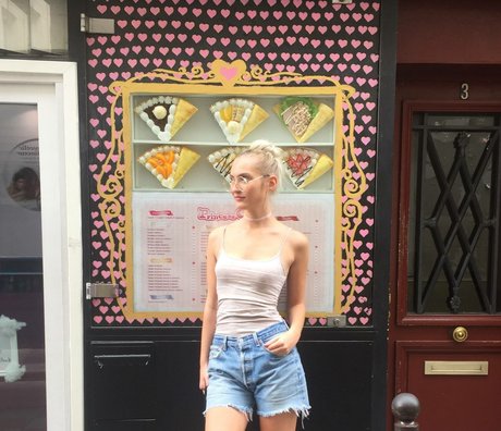 Quiet Sprite porn actress gallery
