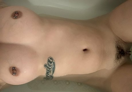 Beeyawnka model erotic img