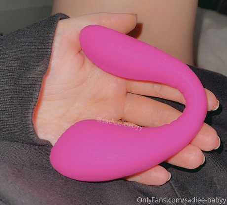 Sadiee Babyy model art photo