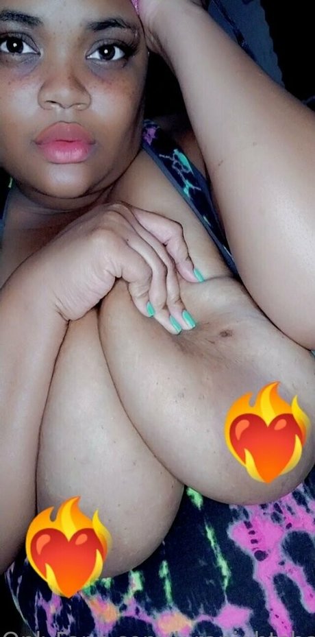 kiranightshade star naked photo