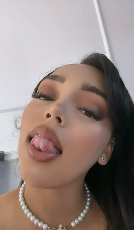 ninaa eve model exclusive photo